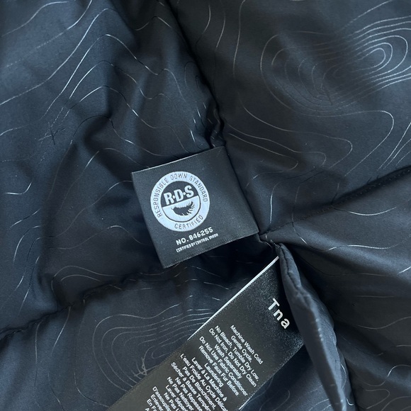 Aritzia Tna The Bancroft Black New Dawn Puff Cozy Winter Jacket Size S - Picture 17 of 17